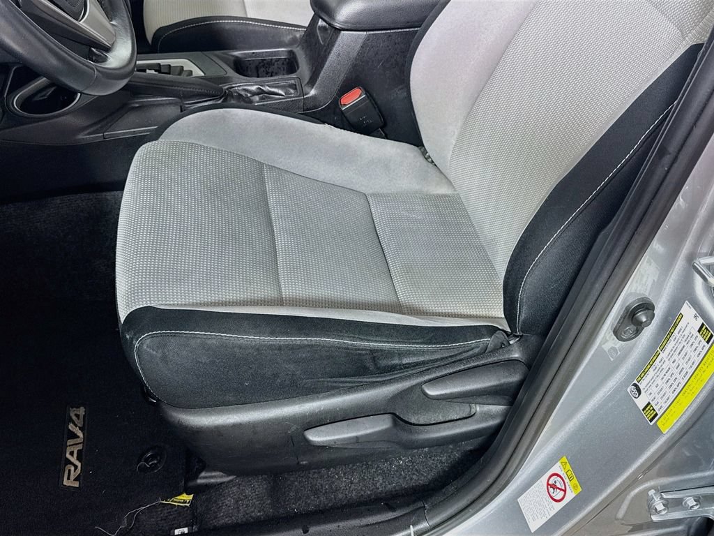 Used 2016 Toyota RAV4 XLE w/ Convenience Package FWD image 18