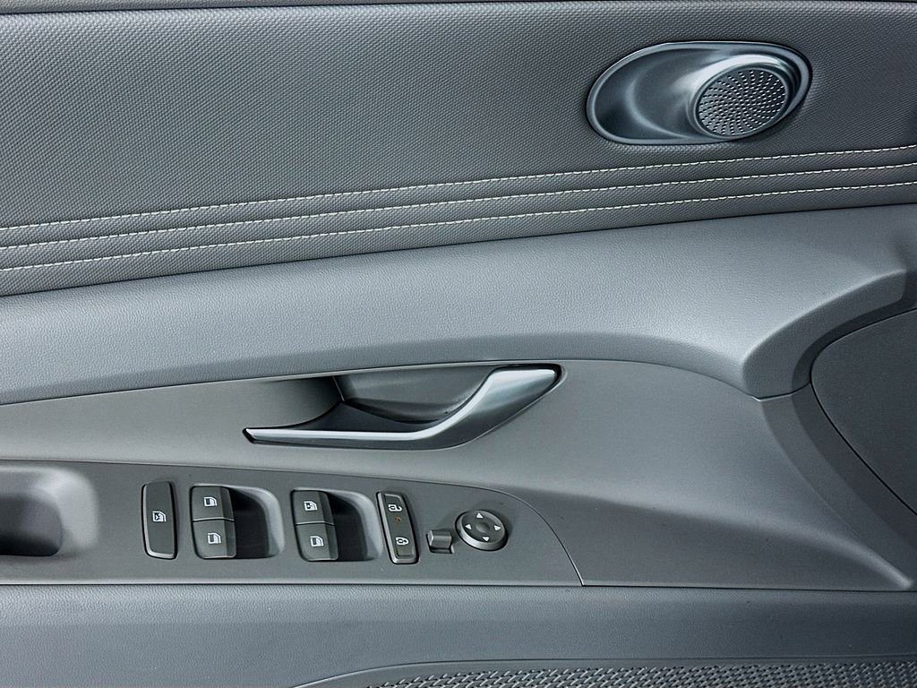 New 2026 Hyundai Elantra Sport FWD image 18