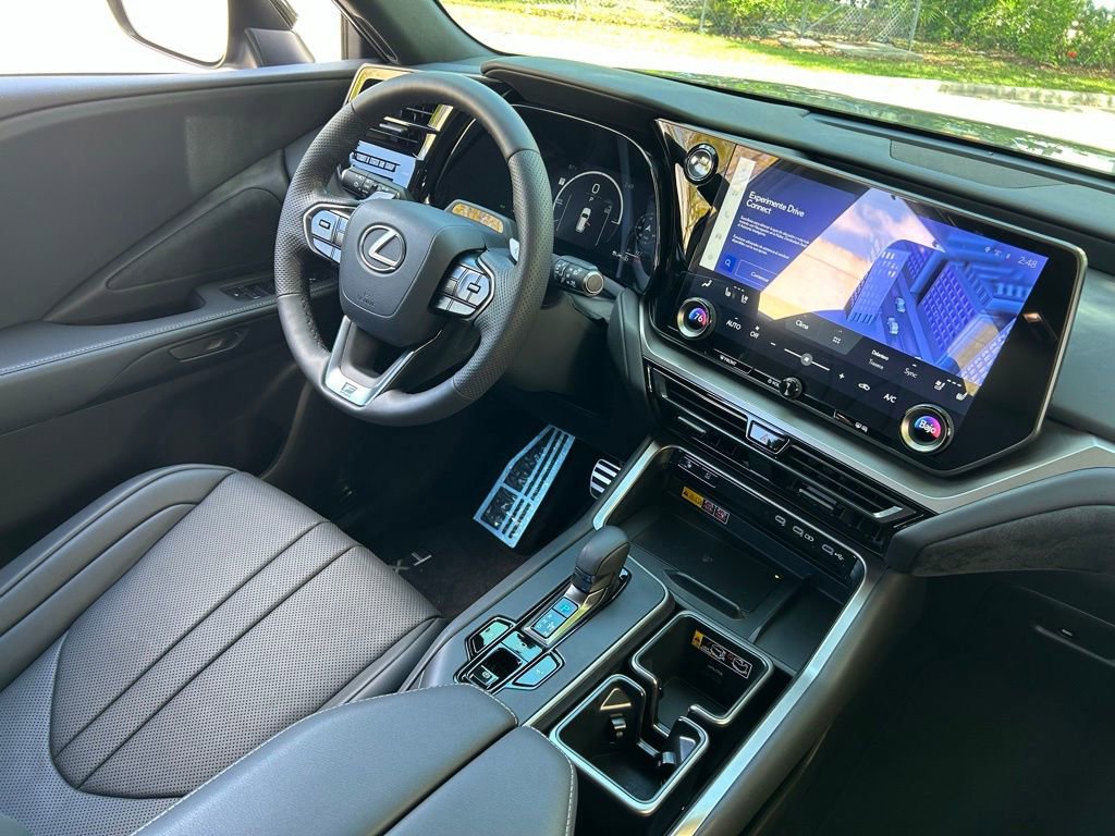 Used 2025 Lexus TX 500h AWD w/ Technology Package image 10