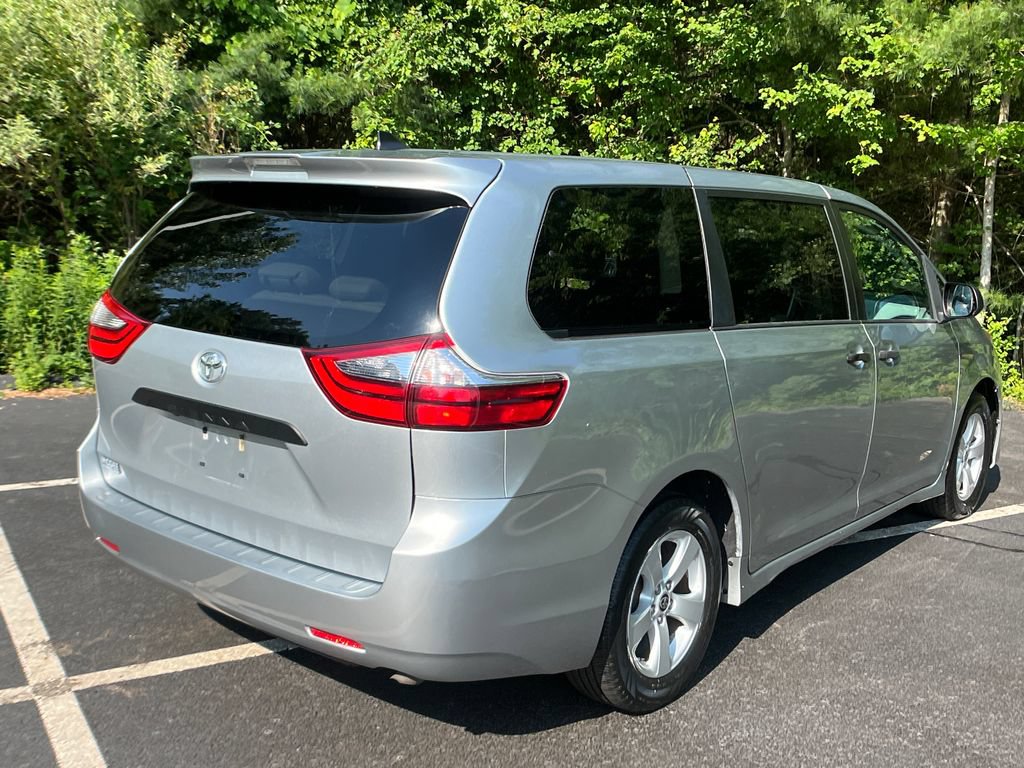 Used 2020 Toyota Sienna L FWD image 5