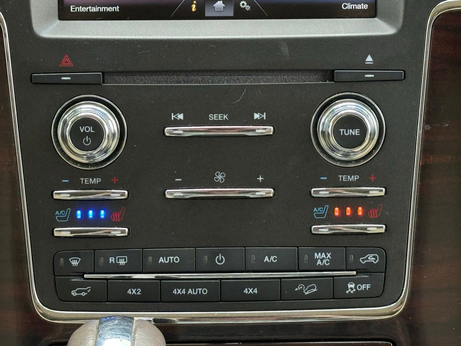 Used 2015 Lincoln Navigator L 4WD w/ Equipment Group 101A Reserve image 35