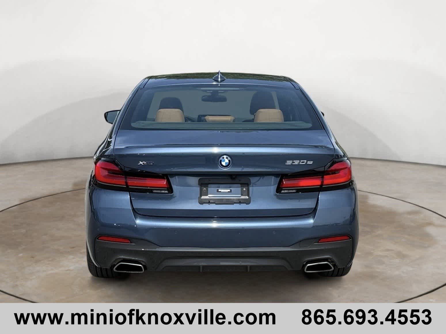 Used 2023 BMW 530e xDrive w/ Premium Package AWD/4WD image 4