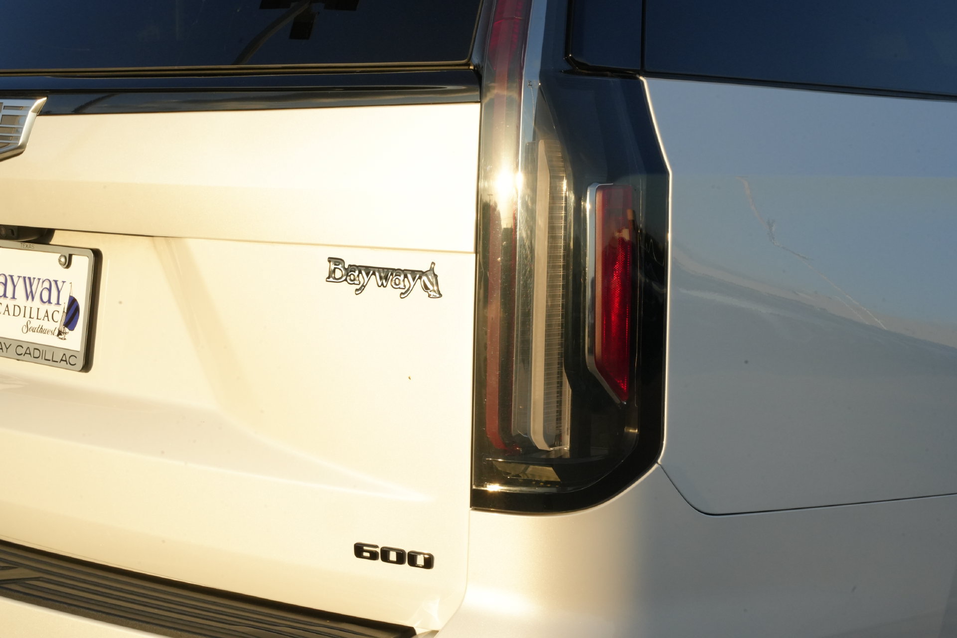 Certified 2024 Cadillac Escalade ESV Sport Platinum w/ LPO, ONYX Package AWD/4WD image 19