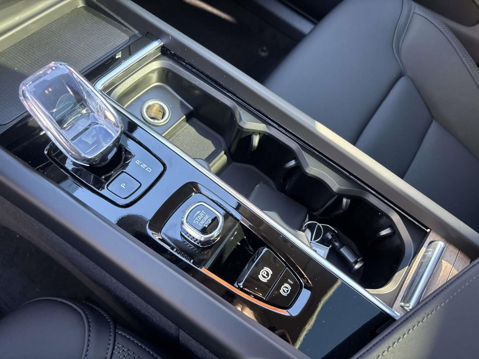 New 2026 Volvo XC60 B5 Plus w/ Protection Package Premier image 22