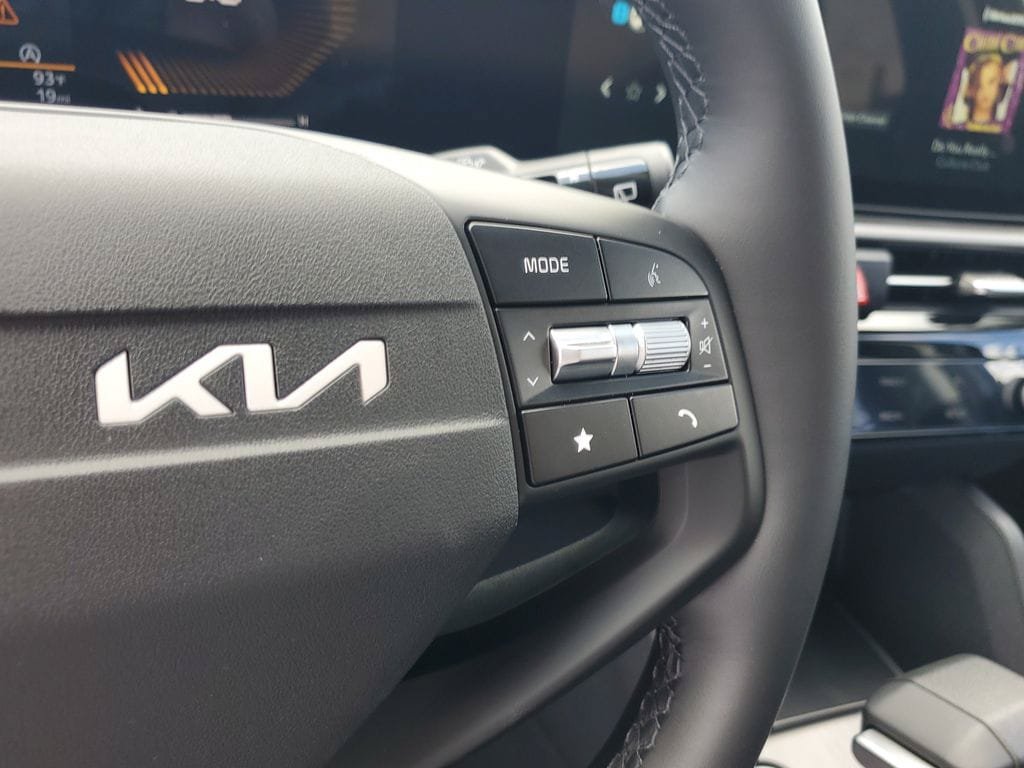 New 2026 Kia Sportage LX w/ LX Convenience Package FWD image 13