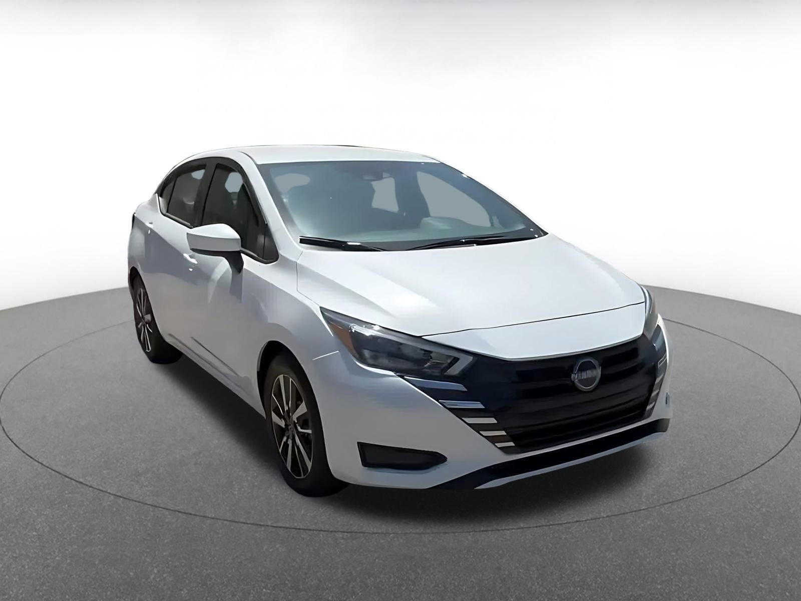 Used 2025 Nissan Versa SV FWD image 3