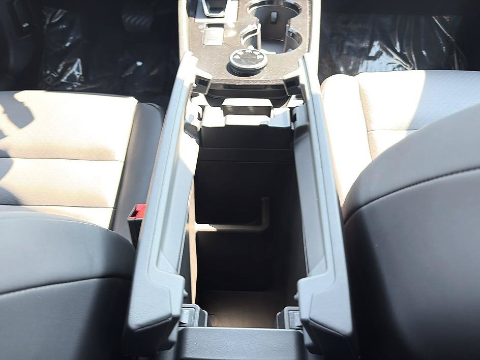 Certified 2026 Nissan Rogue Dark Armor AWD/4WD image 42
