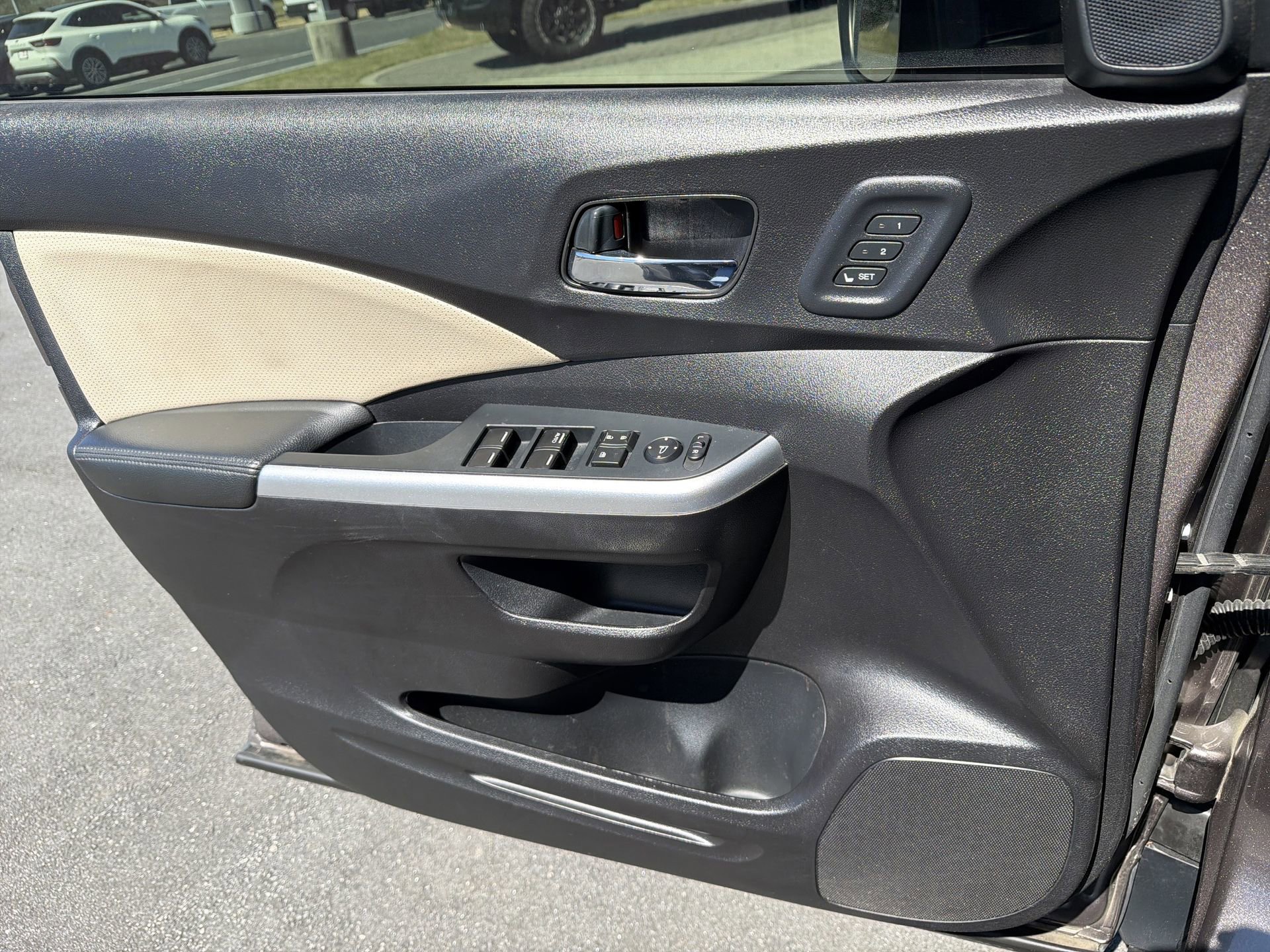 Used 2016 Honda CR-V Touring image 14