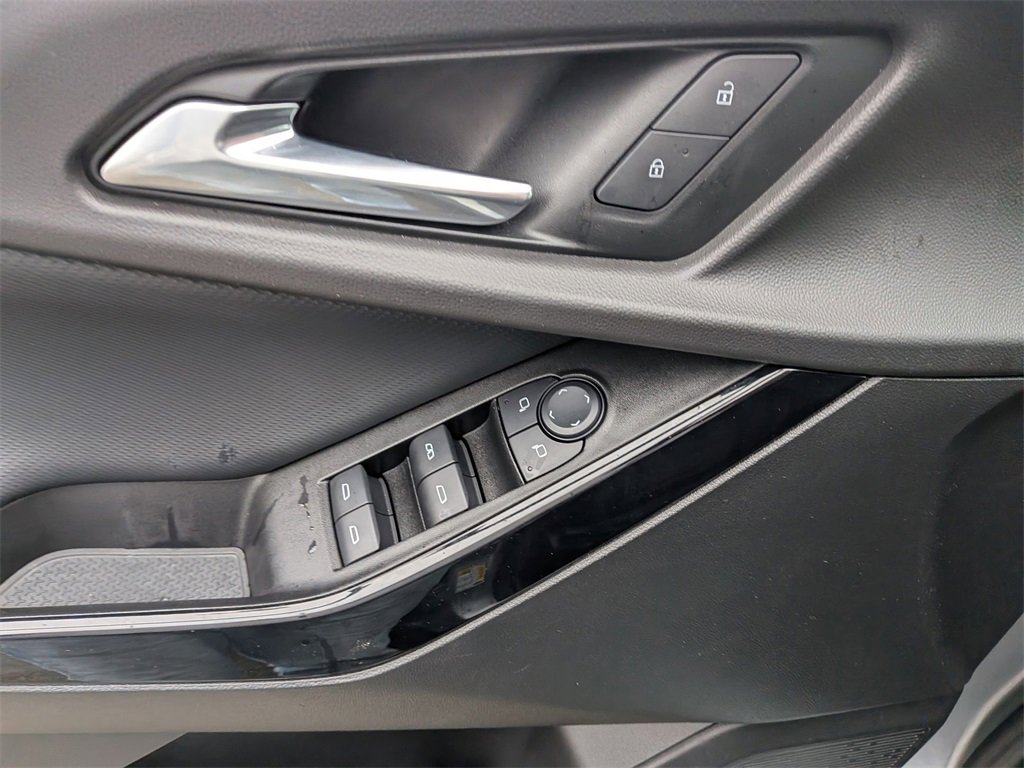 Used 2025 Chevrolet Equinox LT image 11