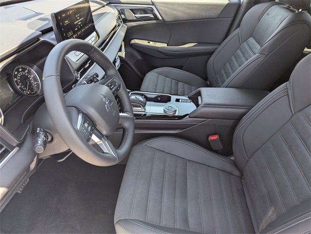 New 2025 Mitsubishi Outlander Trail Edition image 11