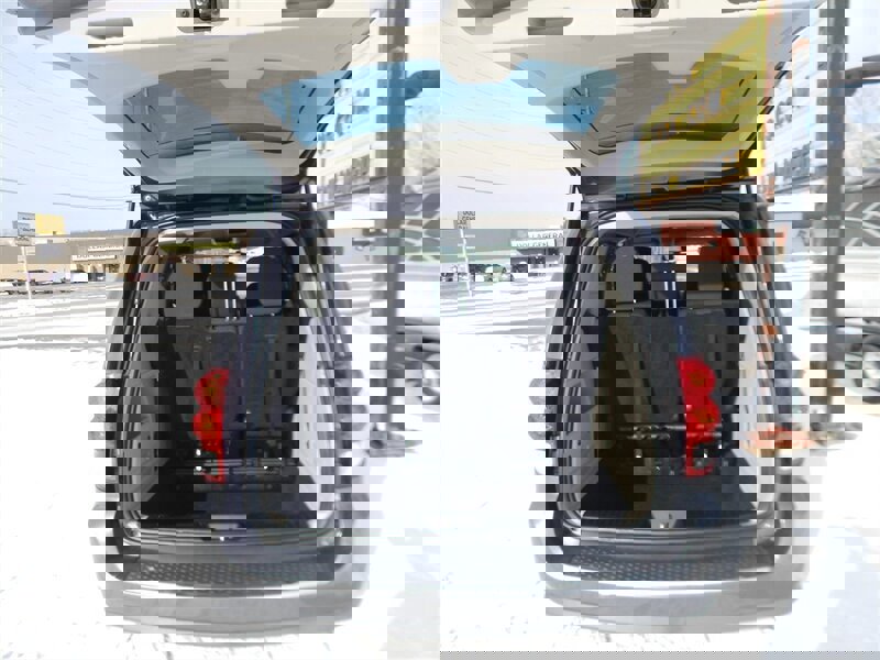 Used 2017 Dodge Grand Caravan SE w/ Power Window Group image 17