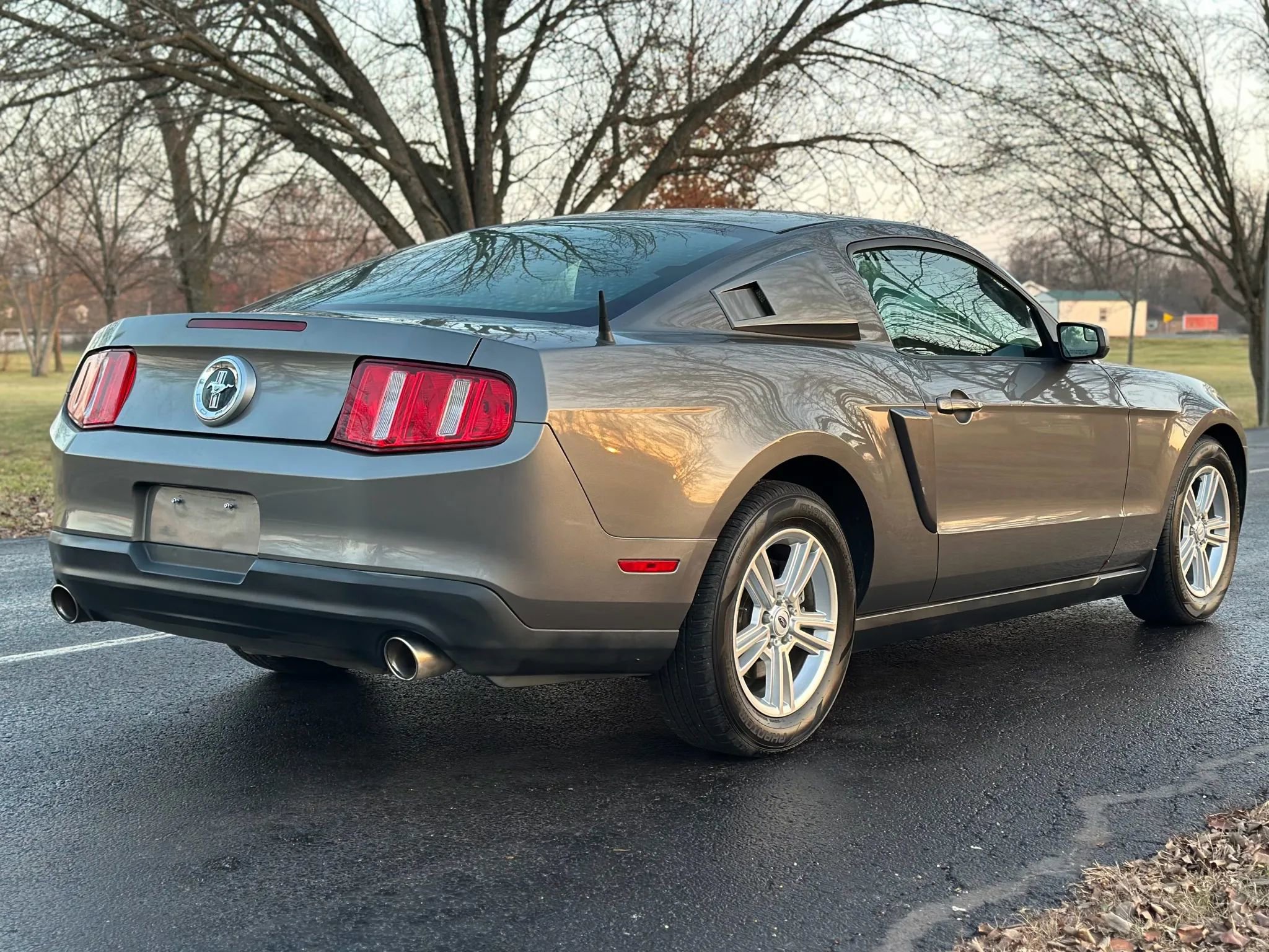 Used 2011 Ford Mustang Coupe image 5