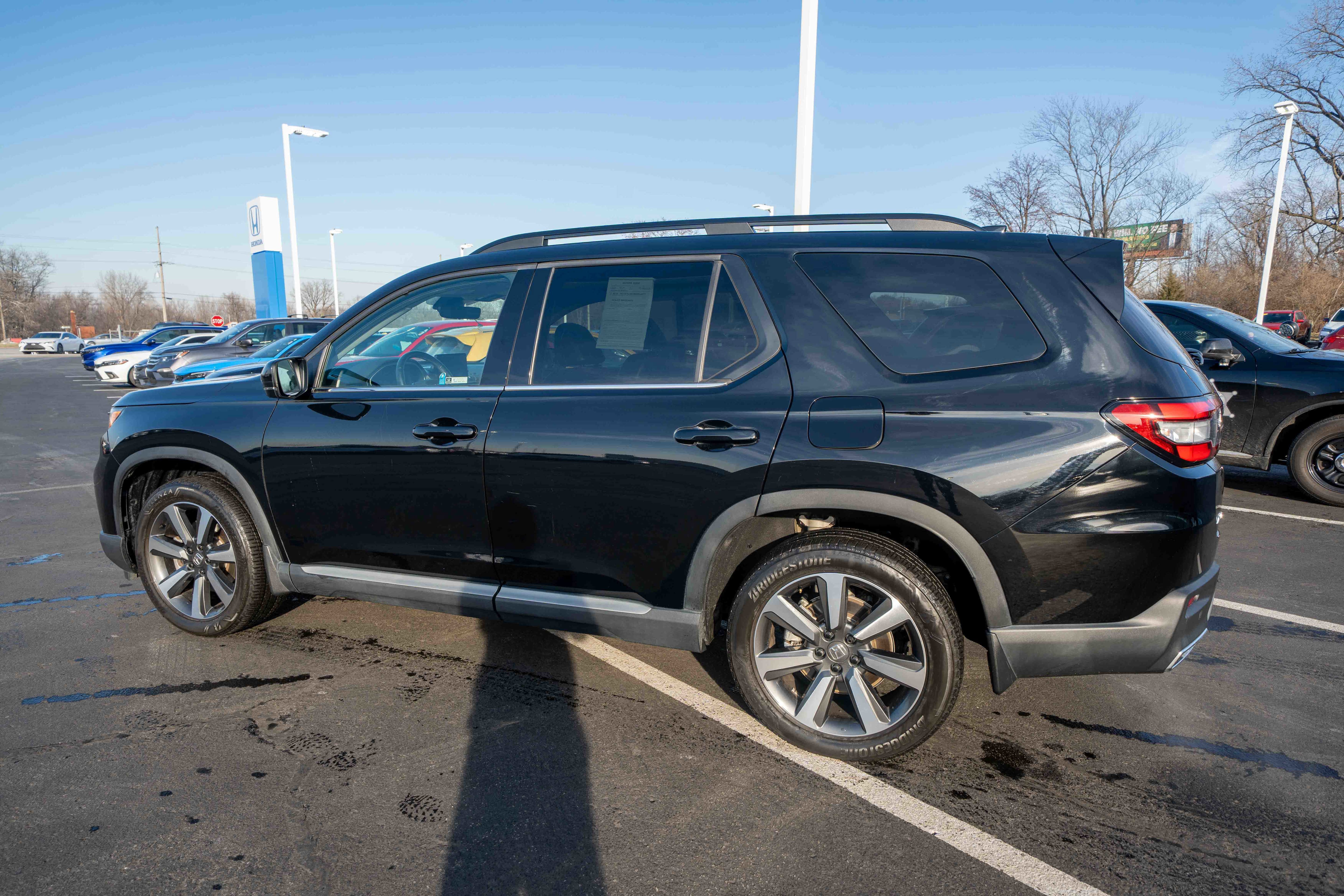 Used 2024 Honda Pilot Touring image 4