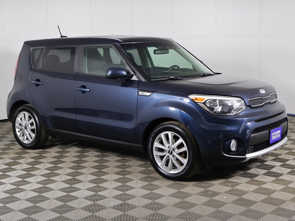 Used 2017 Kia Soul + image 38