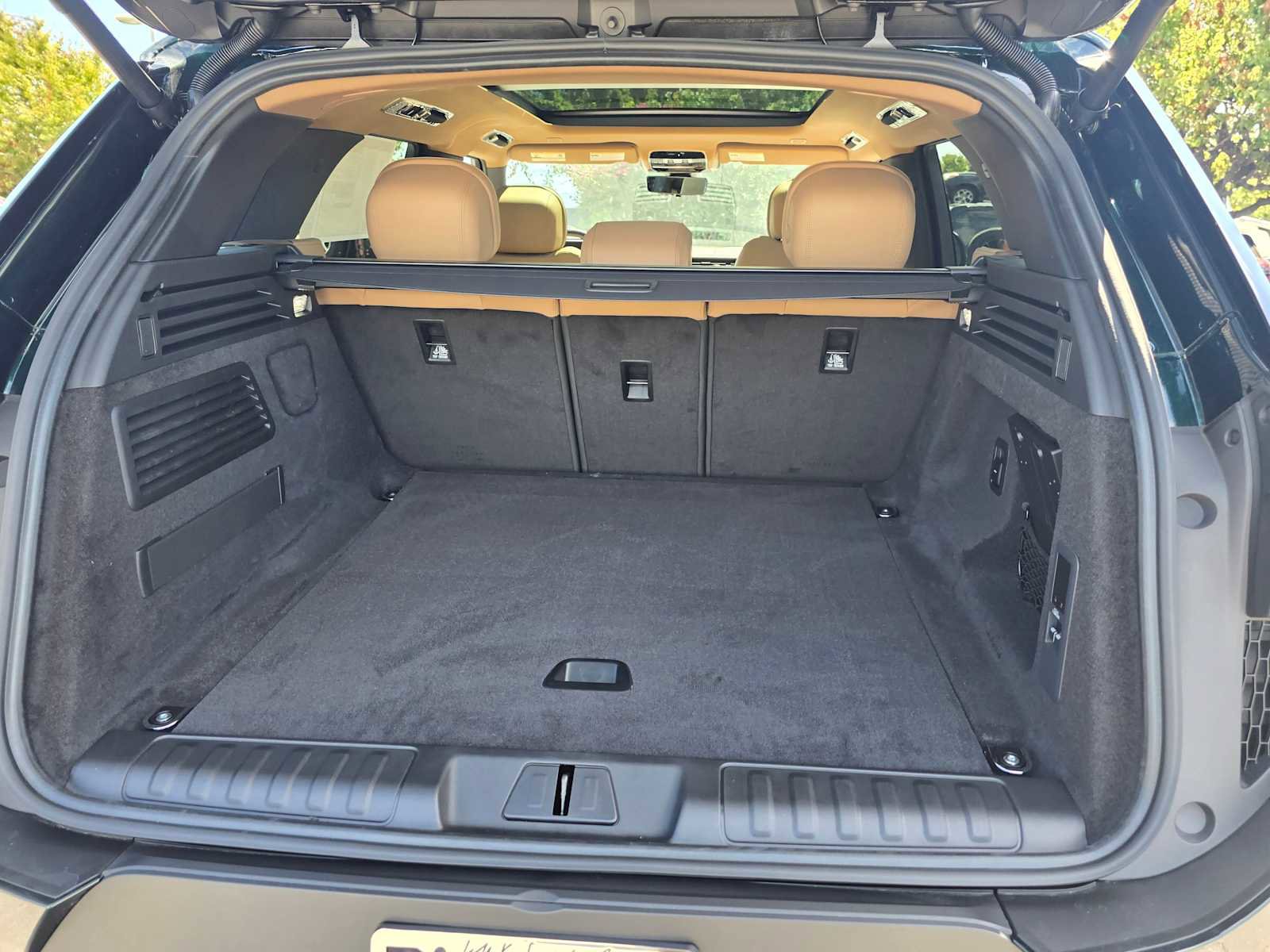 New 2025 Land Rover Range Rover Sport SE image 17