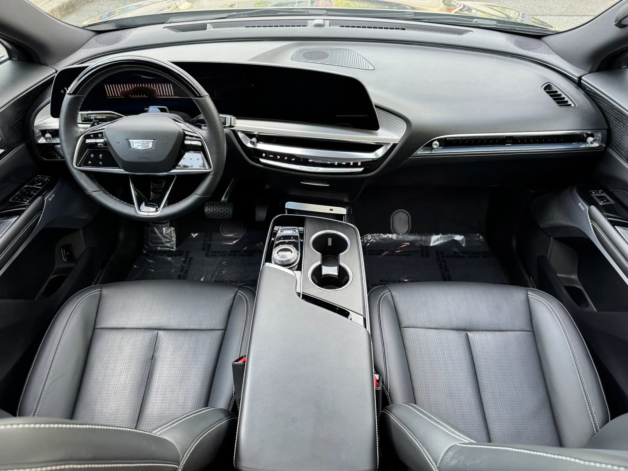 Used 2023 Cadillac Lyriq AWD image 22