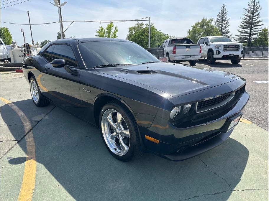 Used 2011 Dodge Challenger R/T RWD image 4