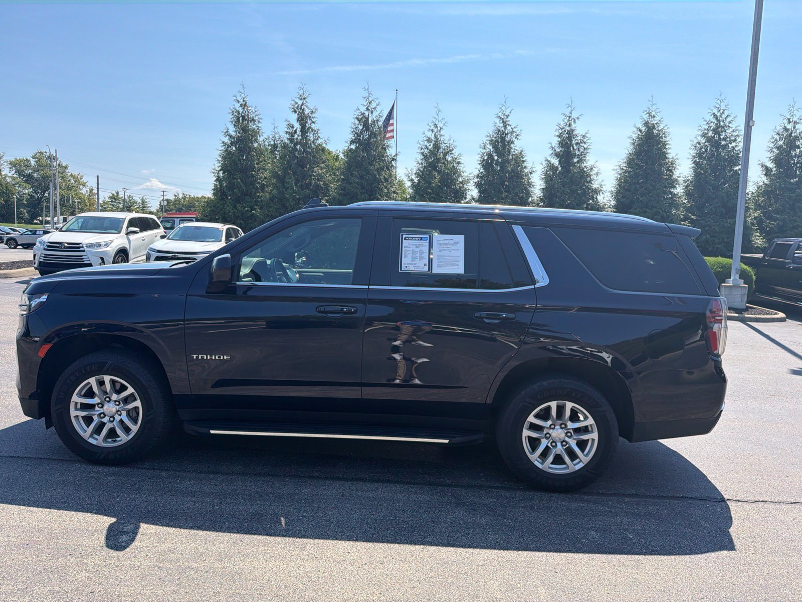 Used 2024 Chevrolet Tahoe LT AWD/4WD image 2
