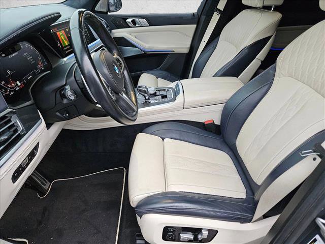 Used 2022 BMW X7 M50i w/ Dynamic Handling Package image 18