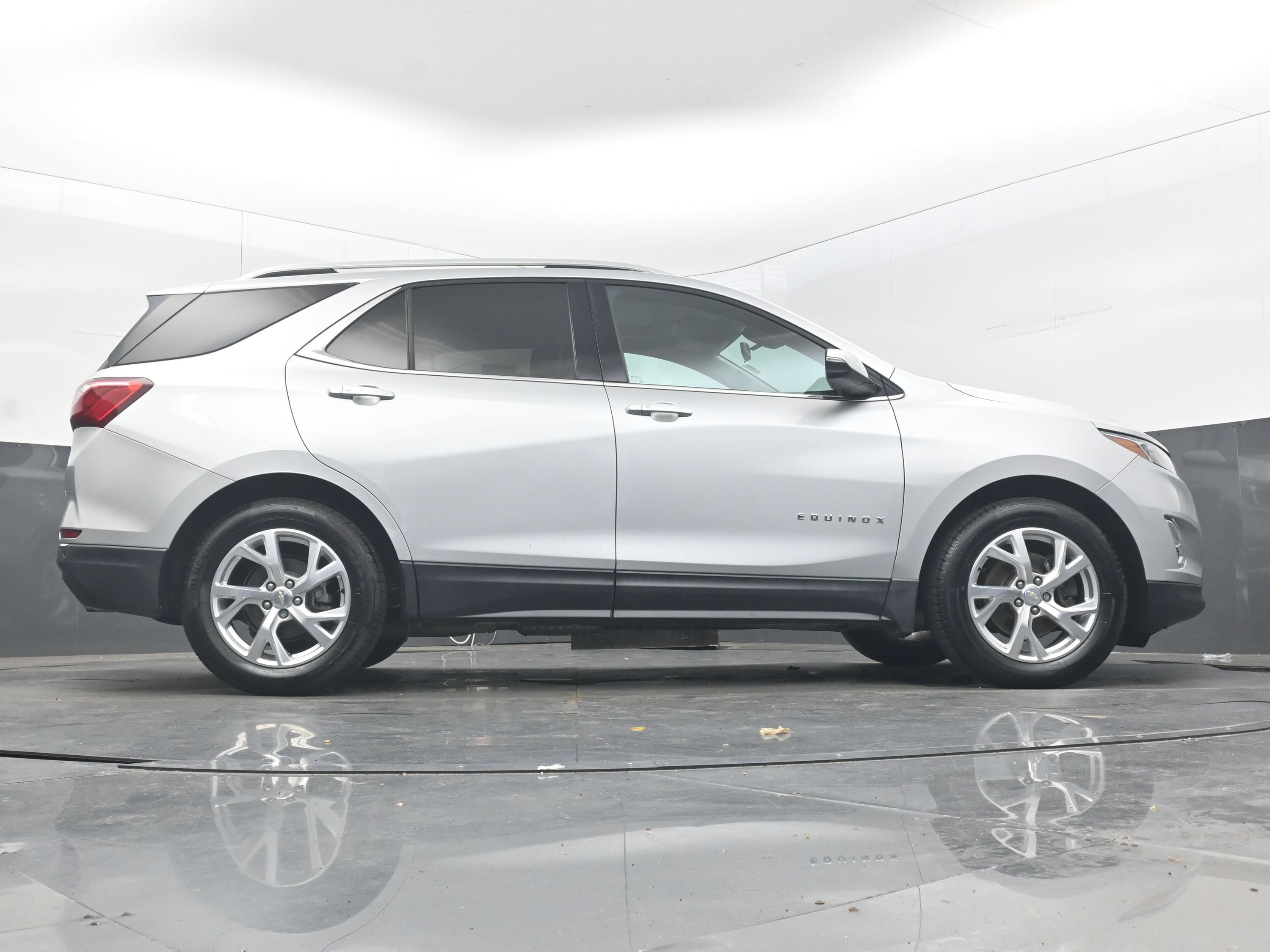 Used 2019 Chevrolet Equinox LT w/ Sun & Navigation Package FWD image 33