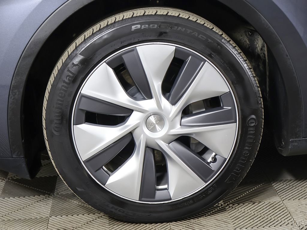 Used 2023 Tesla Model Y Long Range image 24
