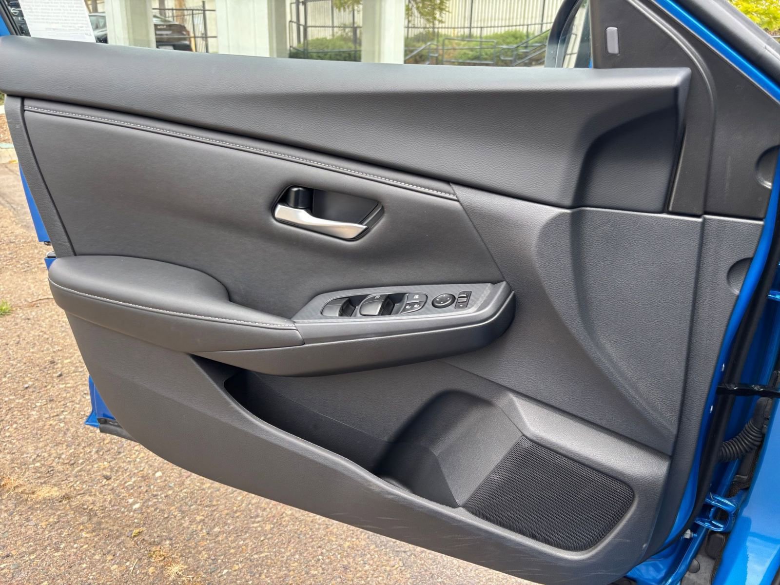 Used 2025 Nissan Sentra SV FWD image 18