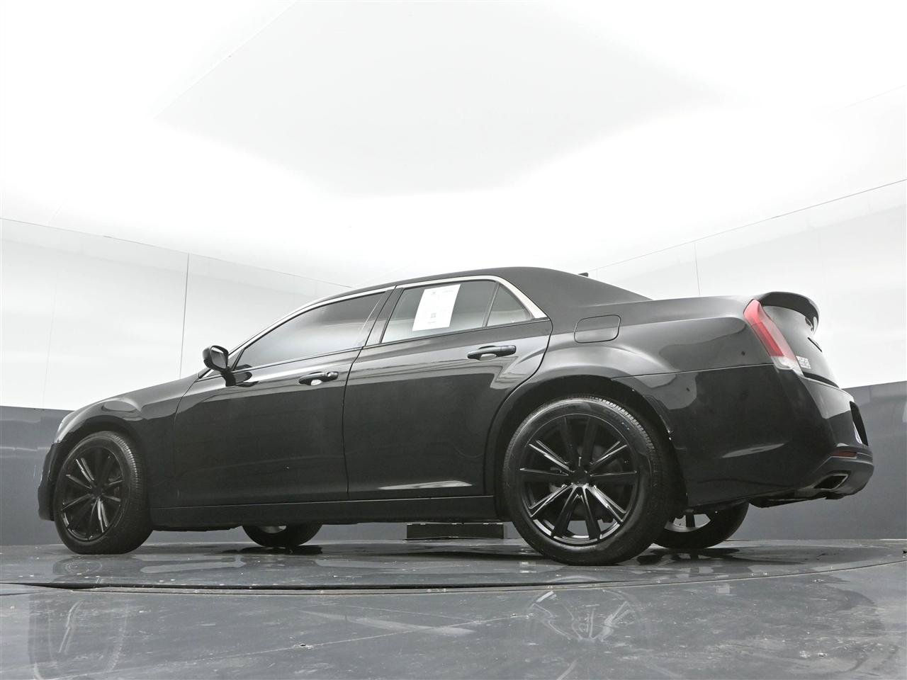Used 2021 Chrysler 300 Touring w/ Sport Appearance Package RWD image 35