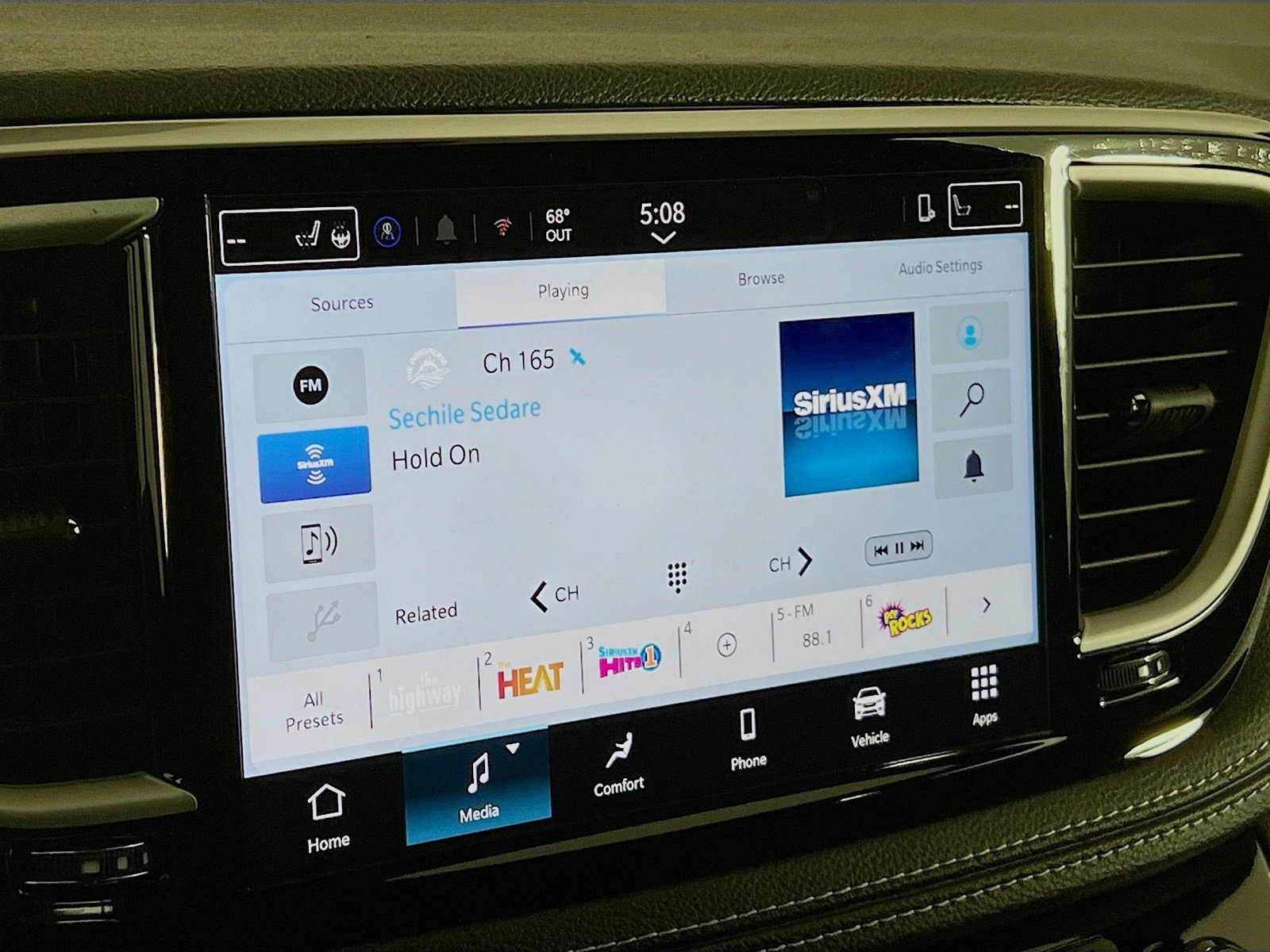 New 2026 Chrysler Pacifica Select FWD image 8