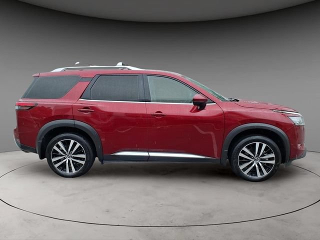 Certified 2025 Nissan Pathfinder Platinum w/ Cargo Package FWD image 11