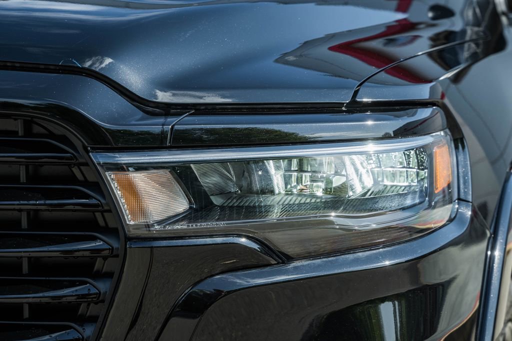 New 2026 RAM 1500 Laramie AWD/4WD image 13