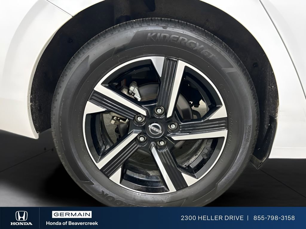 Used 2025 Nissan Sentra SV image 24