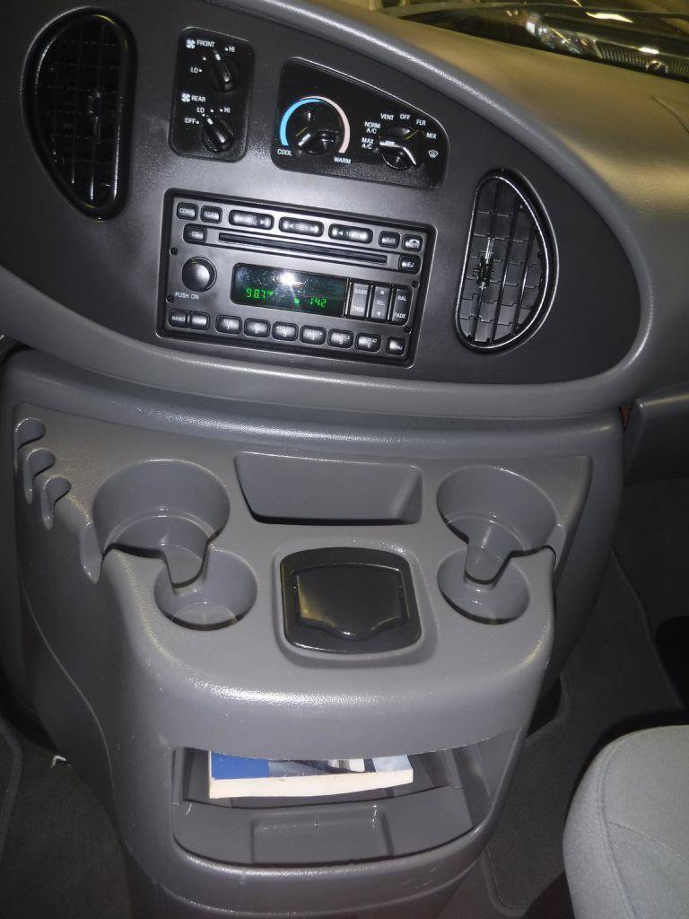 Used 2008 Ford E-350 and Econoline 350 XLT RWD image 38