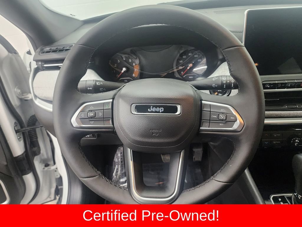 Used 2024 Jeep Compass Latitude image 14
