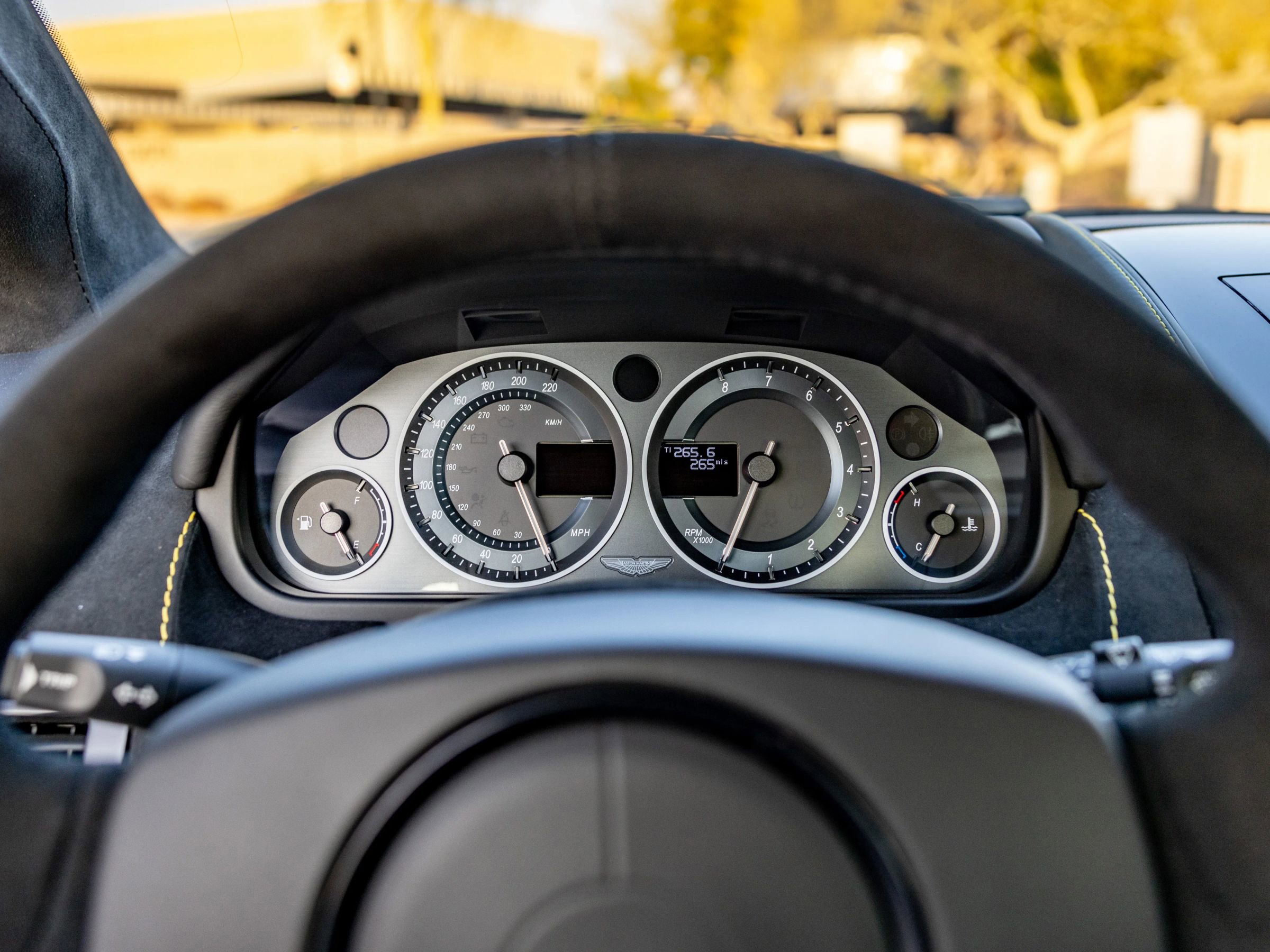 Used 2017 Aston Martin V12 Vantage S image 30