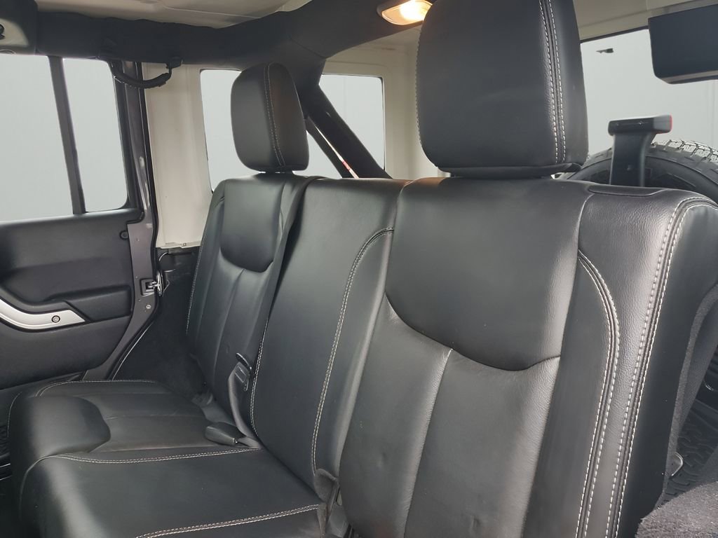 Used 2014 Jeep Wrangler Unlimited Sahara w/ Connectivity Group image 19