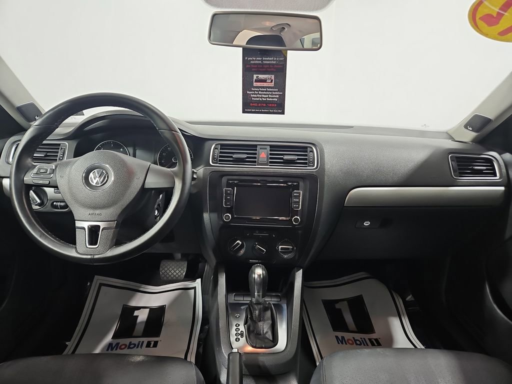 Used 2012 Volkswagen Jetta TDI FWD image 12