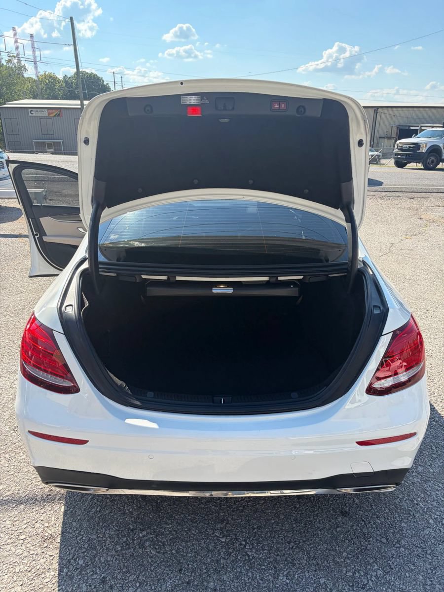 Used 2017 Mercedes-Benz E 300 image 11