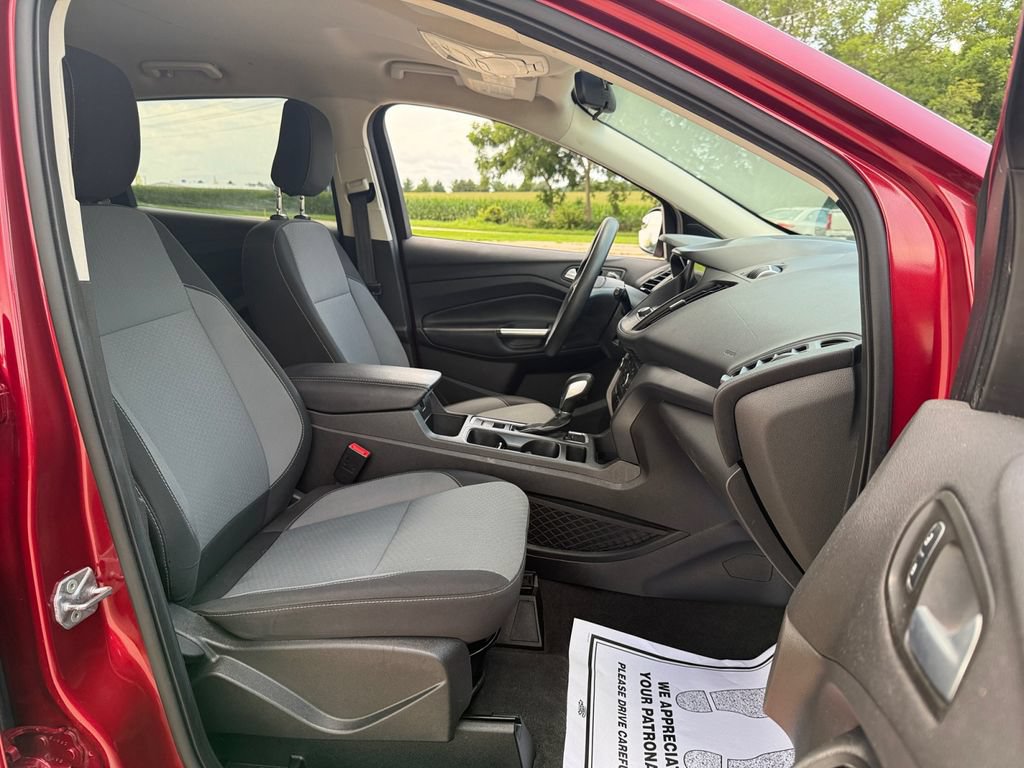 Used 2019 Ford Escape SE FWD image 41