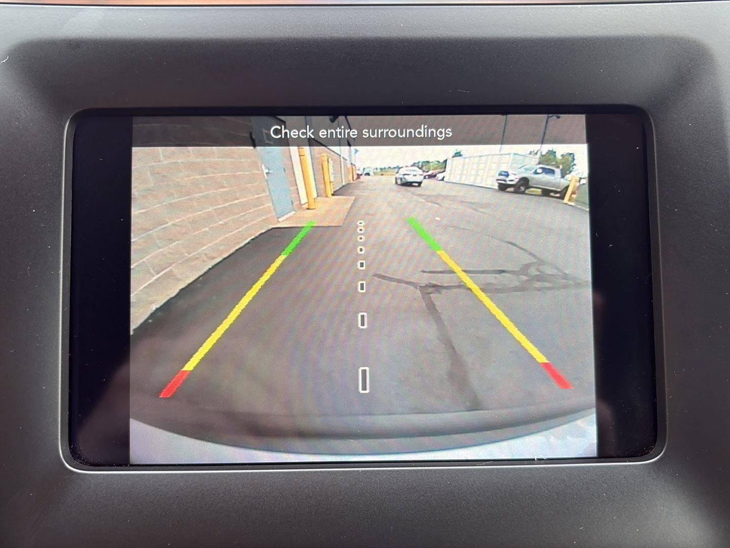 Used 2019 Jeep Cherokee Latitude w/ Cold Weather Group AWD/4WD image 15