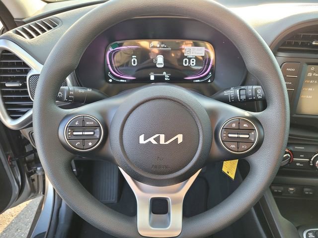 Used 2025 Kia Soul LX image 18
