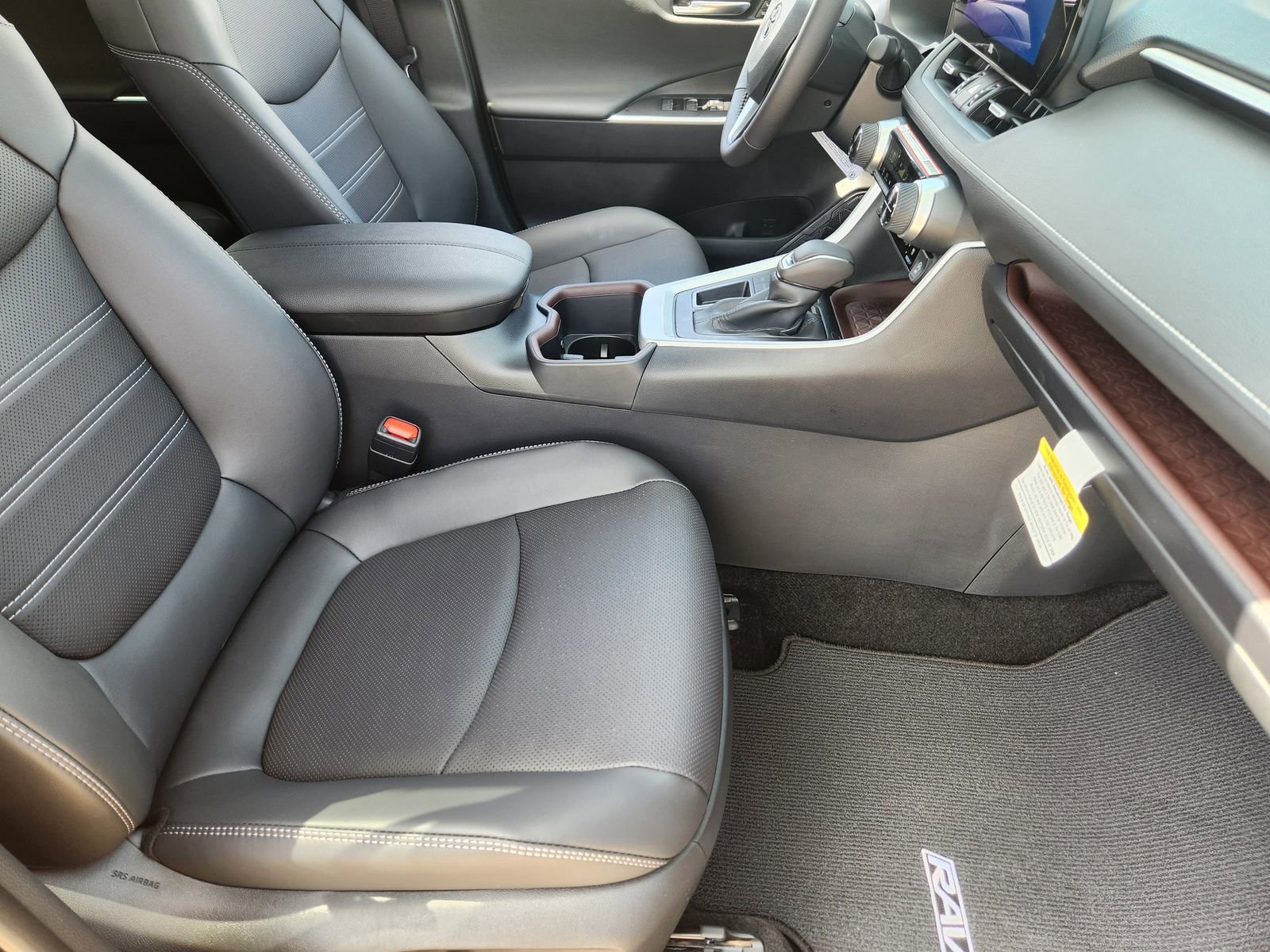 Used 2025 Toyota RAV4 Limited image 13