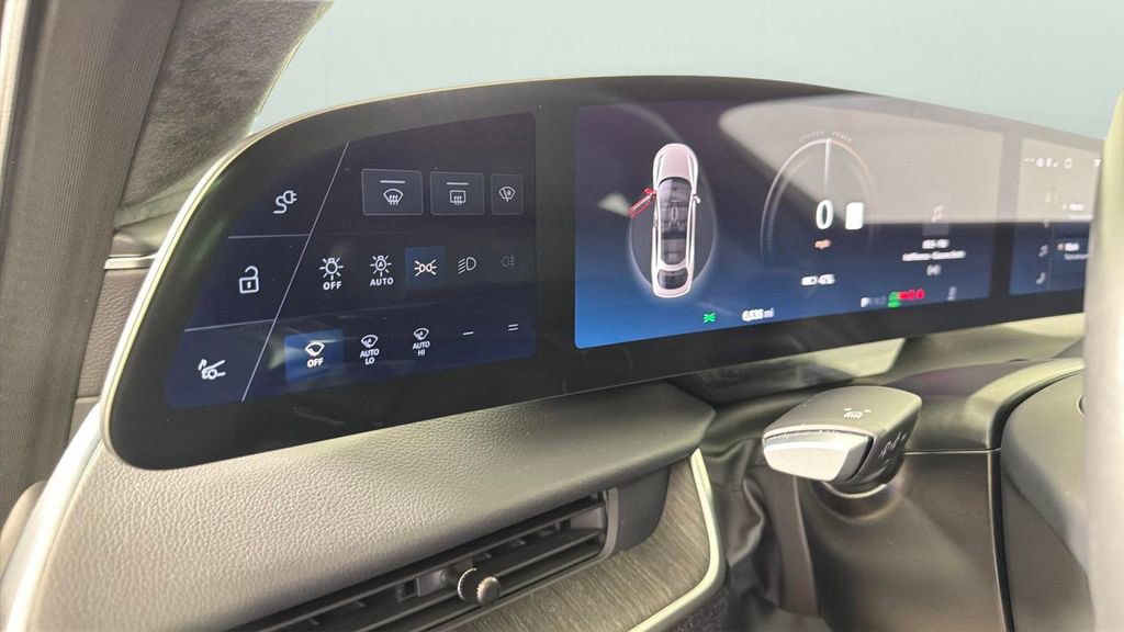 Used 2024 Lucid Air Touring image 19