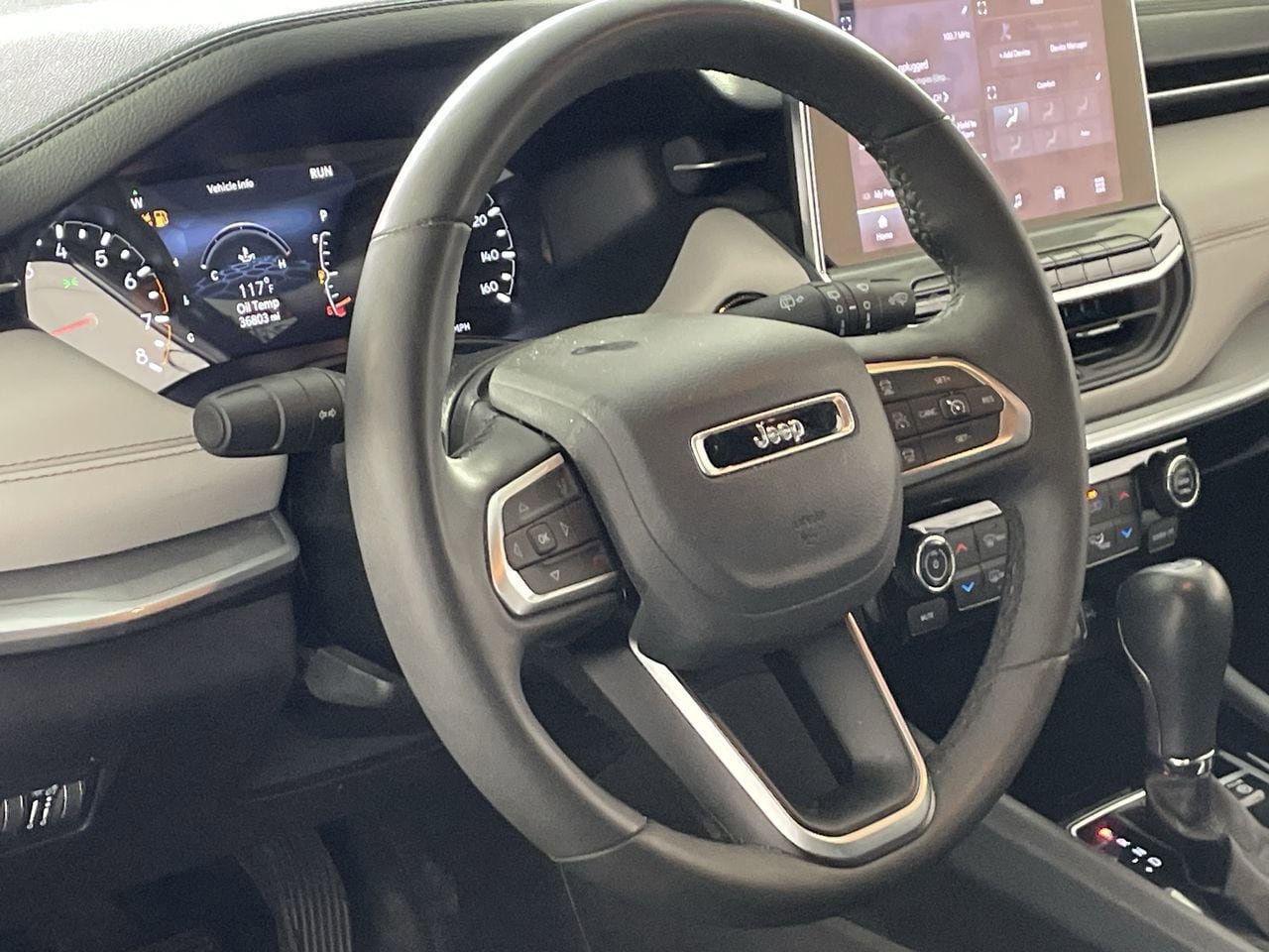 Used 2025 Jeep Compass Limited AWD/4WD image 12