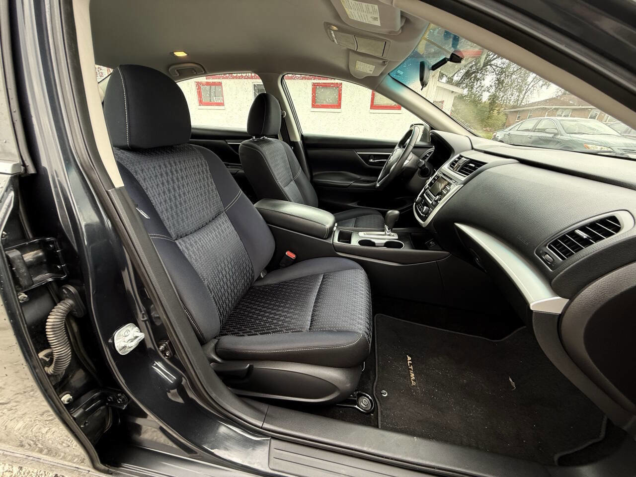 Used 2017 Nissan Altima 2.5 SV image 15