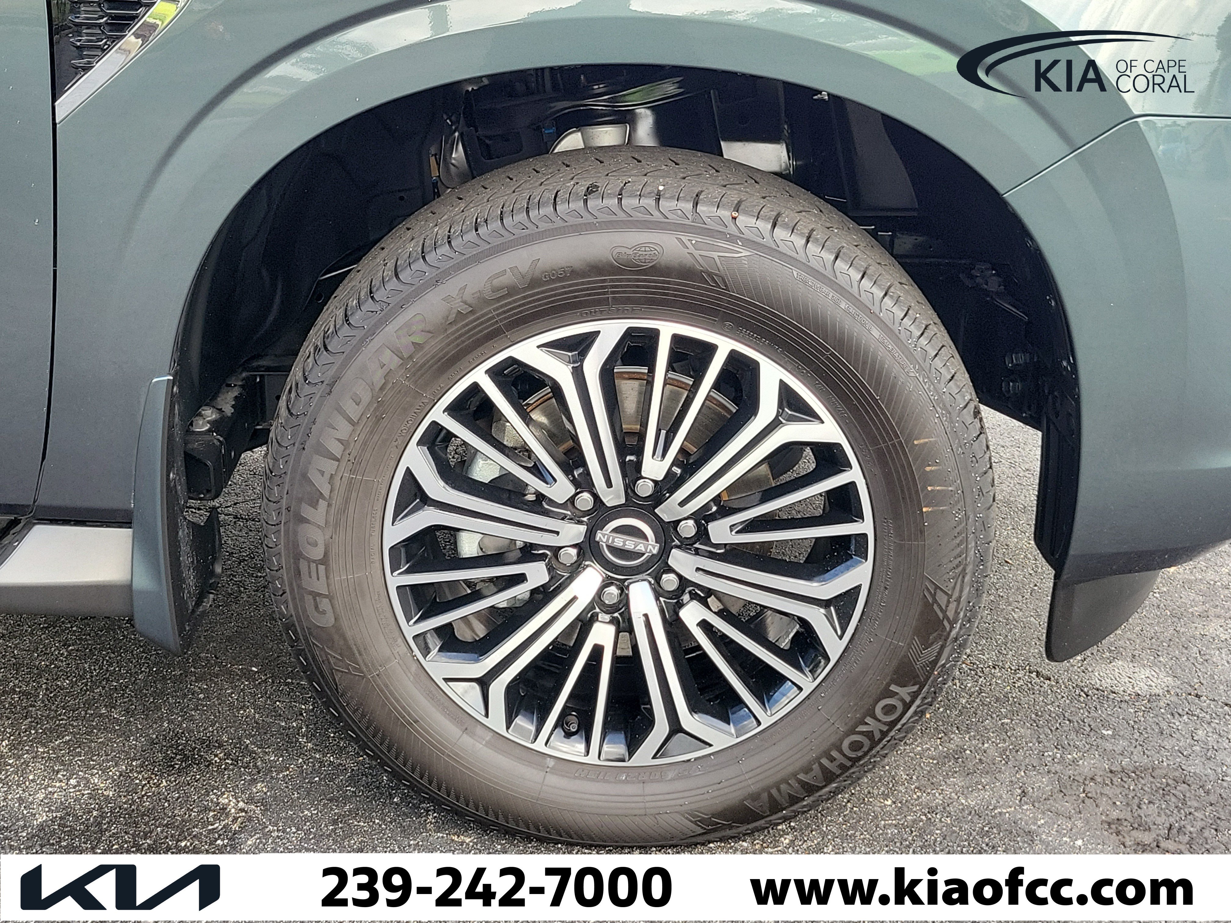 Used 2025 Nissan Armada Platinum AWD/4WD image 7