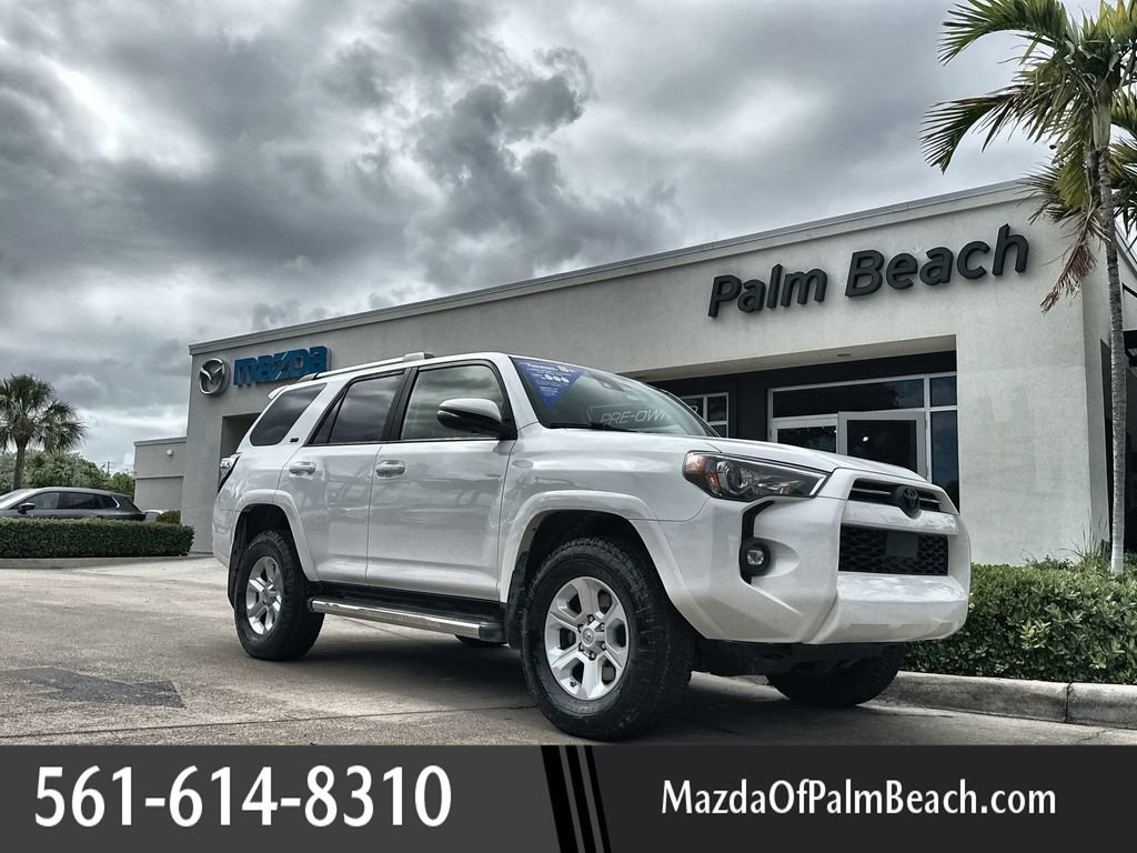 Used 2021 Toyota 4Runner SR5 Premium w/ Moonroof Package AWD/4WD video 1