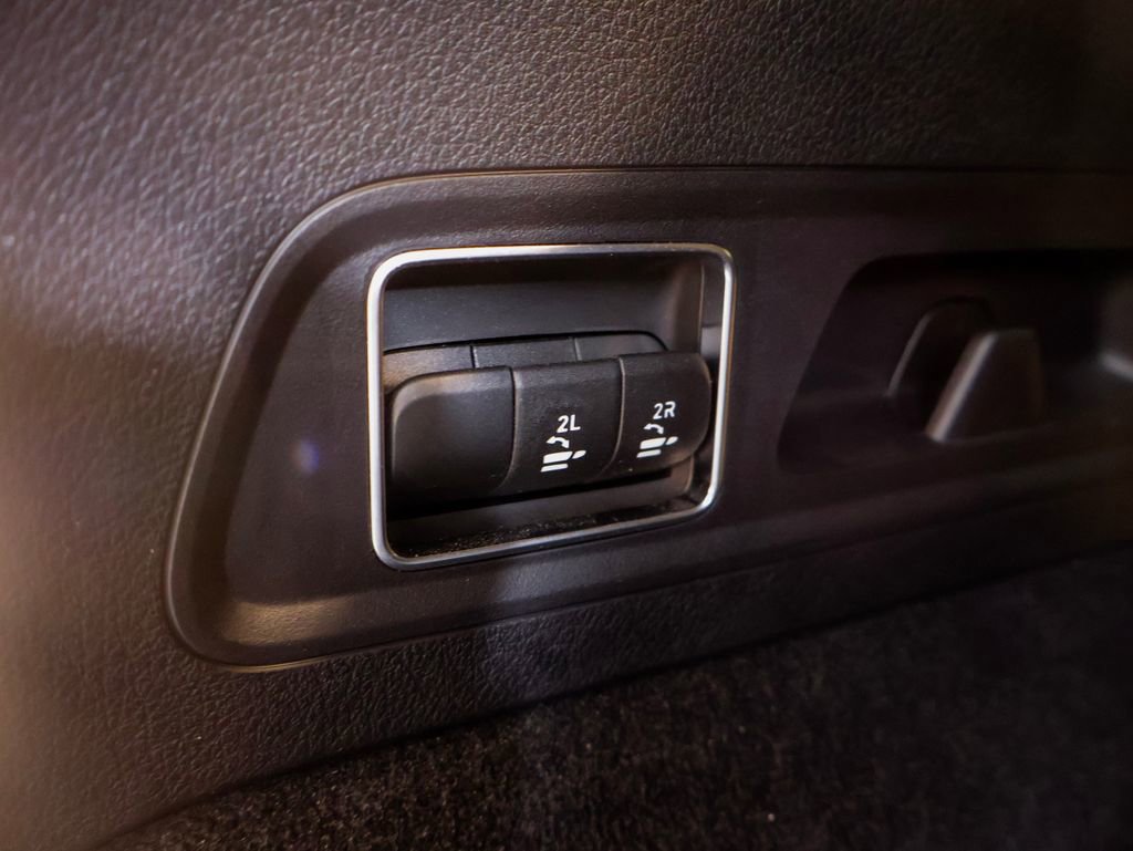 Used 2024 Mercedes-Benz GLS 580 4MATIC image 34