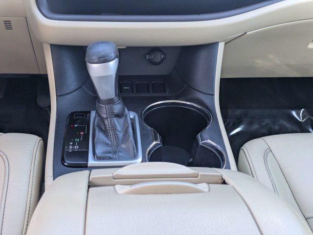 Used 2014 Toyota Highlander XLE FWD image 22