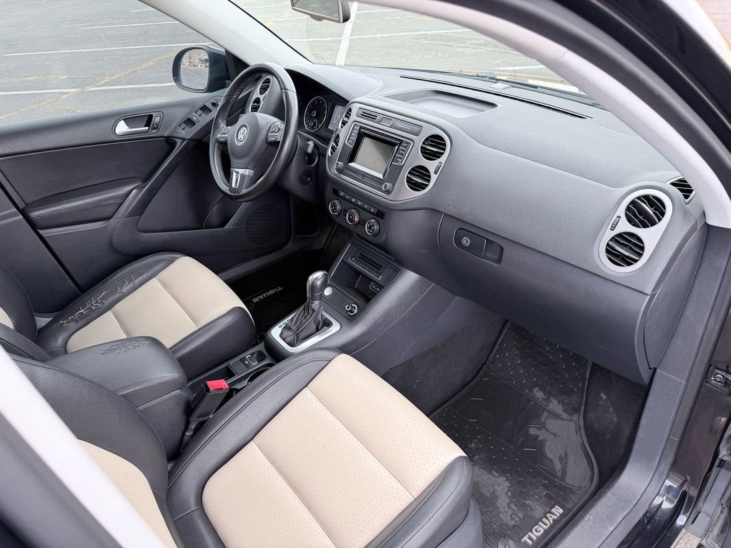 Used 2016 Volkswagen Tiguan S image 11