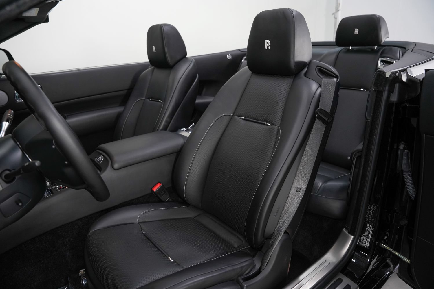 Used 2019 Rolls-Royce Dawn RWD image 37